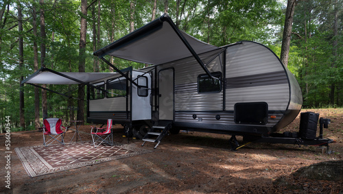  Camper trailer at a campsite in North Carolina © Guy Sagi