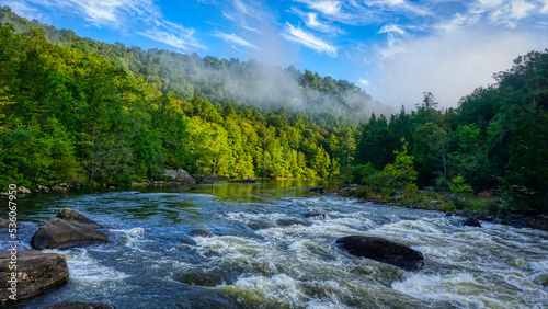 Φωτογραφία mountain river in the mountains