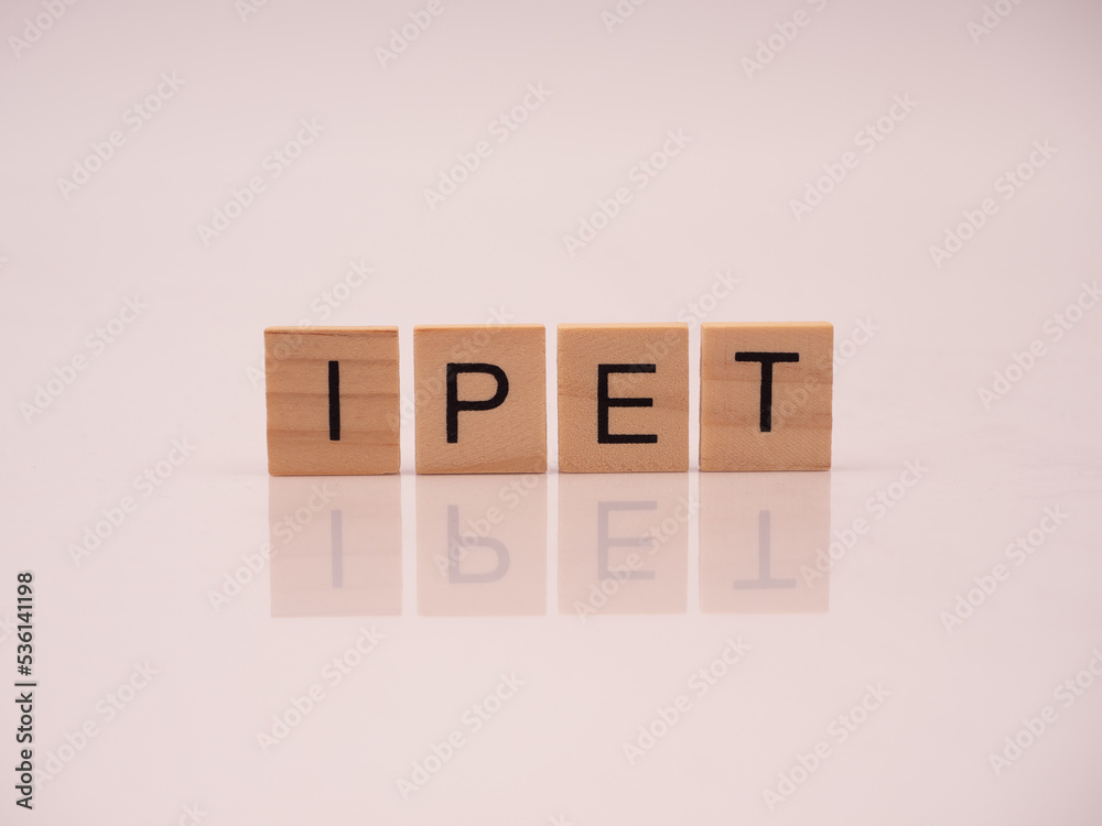 IPET  - napis z drewnianych kostek	 - obrazy, fototapety, plakaty 