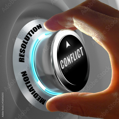 Main sélectionnant médiation puis résolution pour résoudre un conflit. Concept utilisant la médiation pour résoudre un conflit. Rendu 3D
