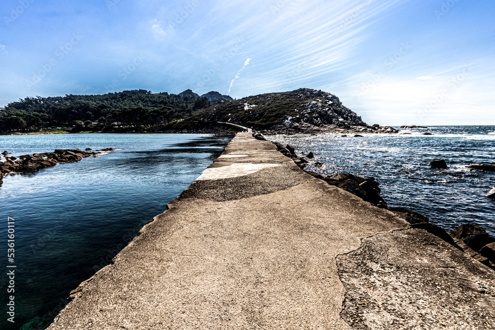 sea and rocks