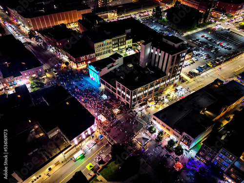 Fototapeta Naklejka Na Ścianę i Meble -  Illuminated city streets