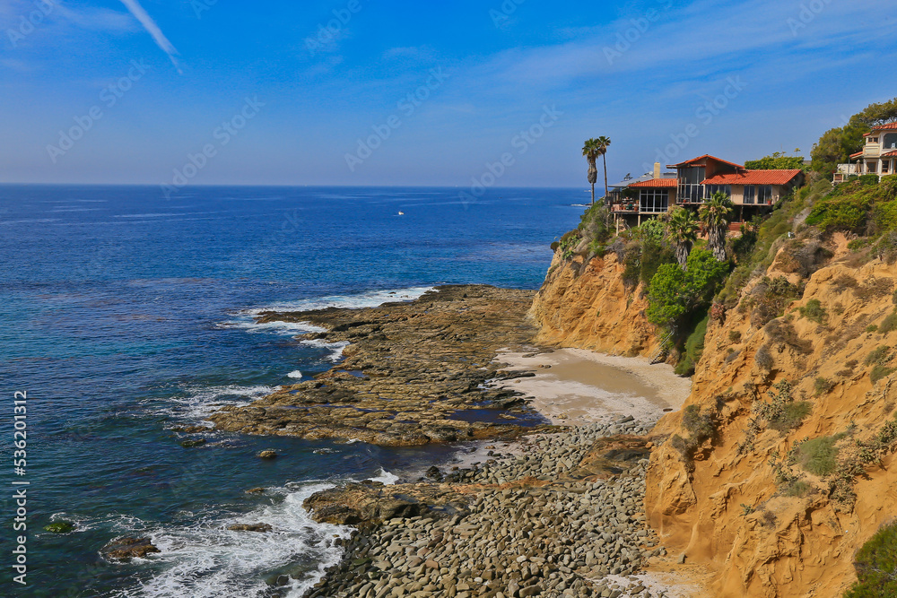 Luxury ocean front houses on the cliff overlooking pacific ocean in Laguna Beach, Southern California