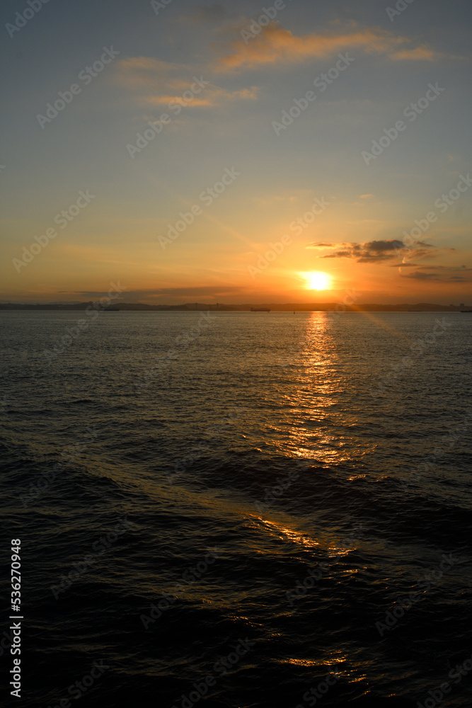 船上から見た夕陽