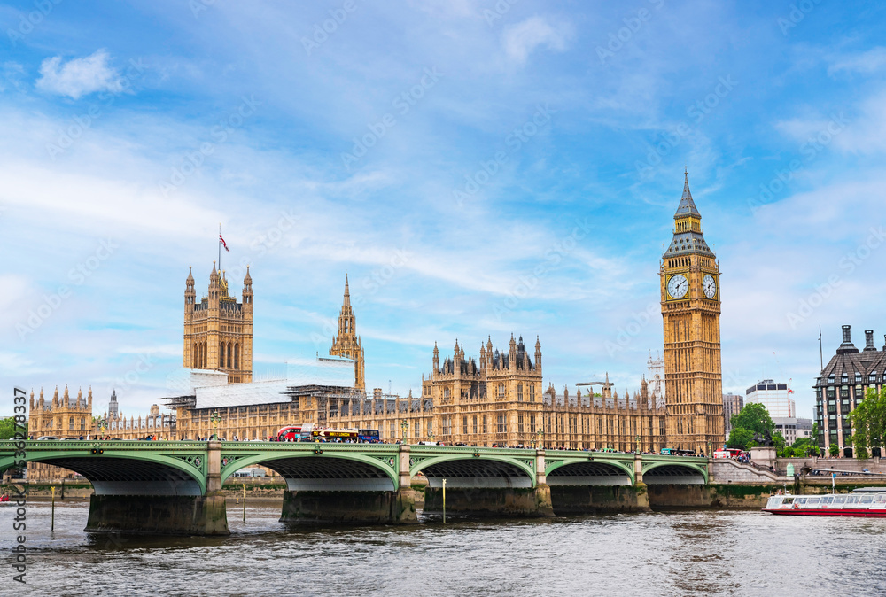 ロンドン　ウェストミンスター宮殿　全景	
