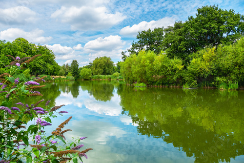 Obraz na płótnie Mount Pond. London, England w salonie