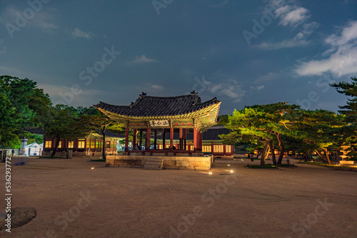 Night of Changgyeonggung palace  Seoul  Korea