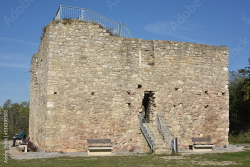 Konstfotografi Ruine Tabor in Neusiedl am See im Burgenland, Österreich, Wohnturm, 06