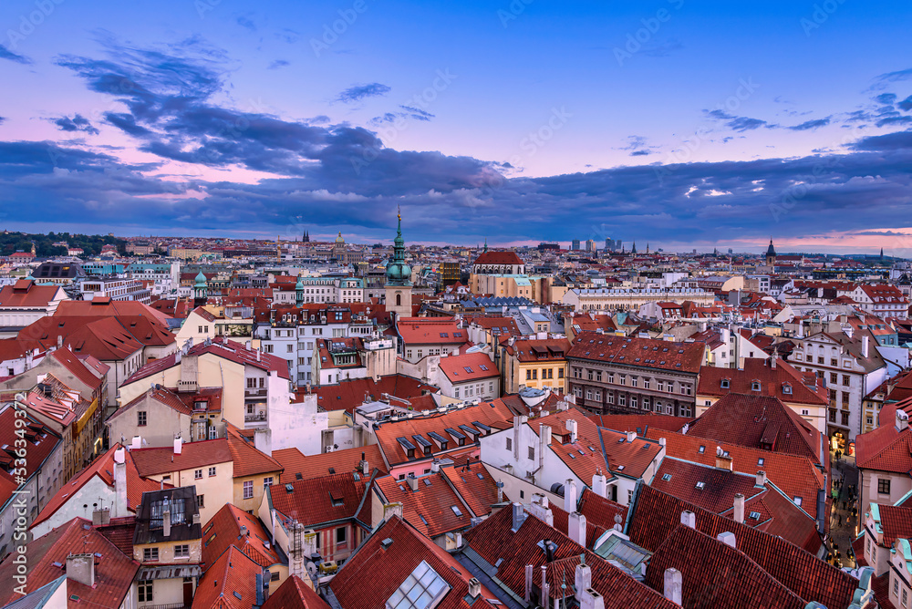 Obraz premium Over the rooftops of Prague