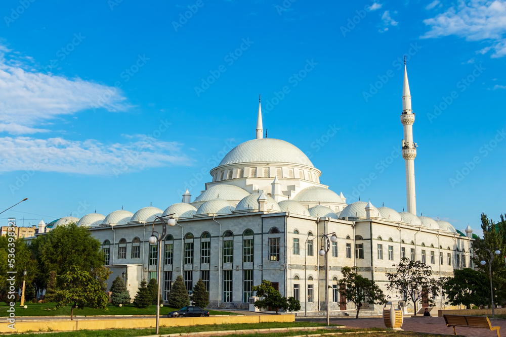 Obraz premium Central Juma Mosque in Makhachkala.