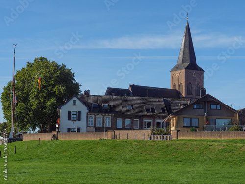 Das alte Fischerdorf Groeth am Rhein