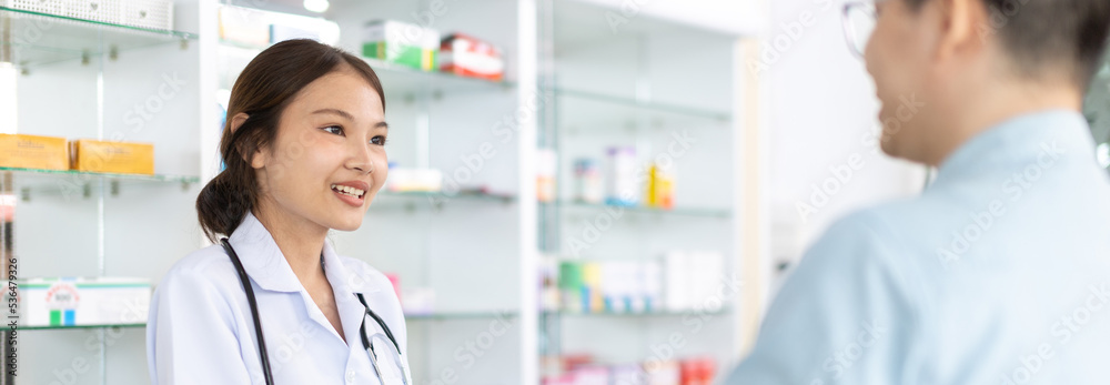 Specialist pharmacists provide advice and assistance to patients who come into the pharmacy or clinic, Prescribe medication as prescribed by a doctor, Service and assistance to patients, Pharmacy.