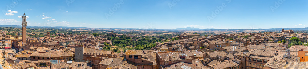 Panorama sur Sienne, Italie, depuis le Facciatone