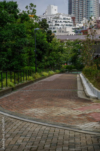 東京港区赤坂8丁目の坂道 © Tsubasa Mfg