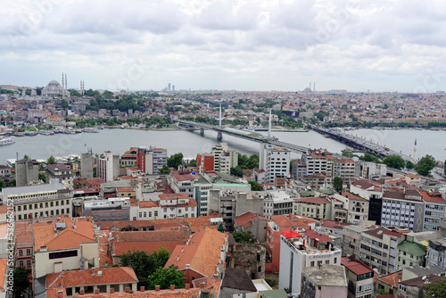 Ausblick vom Galataturm auf Brücken über Bosporus, Istanbul, europäischer Teil, Türkei, Asien