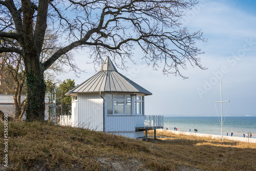 Ostseeinsel Rügen an einem sonnigen Wintertag an der Strandpromenade, das Gebäude der DLRG Rettungsstation photo