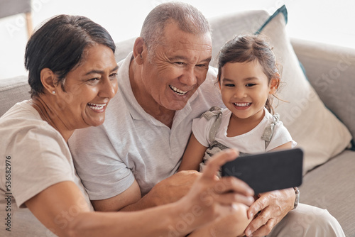 Canvastavla Family, grandparents and selfie on smartphone with child happy and excited to bond with relatives