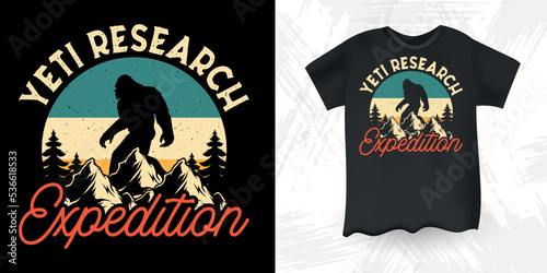 Funny Bigfoot Sasquatch Retro Sunset Vintage Mother's Day Bigfoot T-Shirt Design