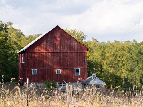 old red barn © andybirkey