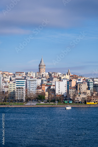 Torre Gálata en el Bósforo, Estambul.