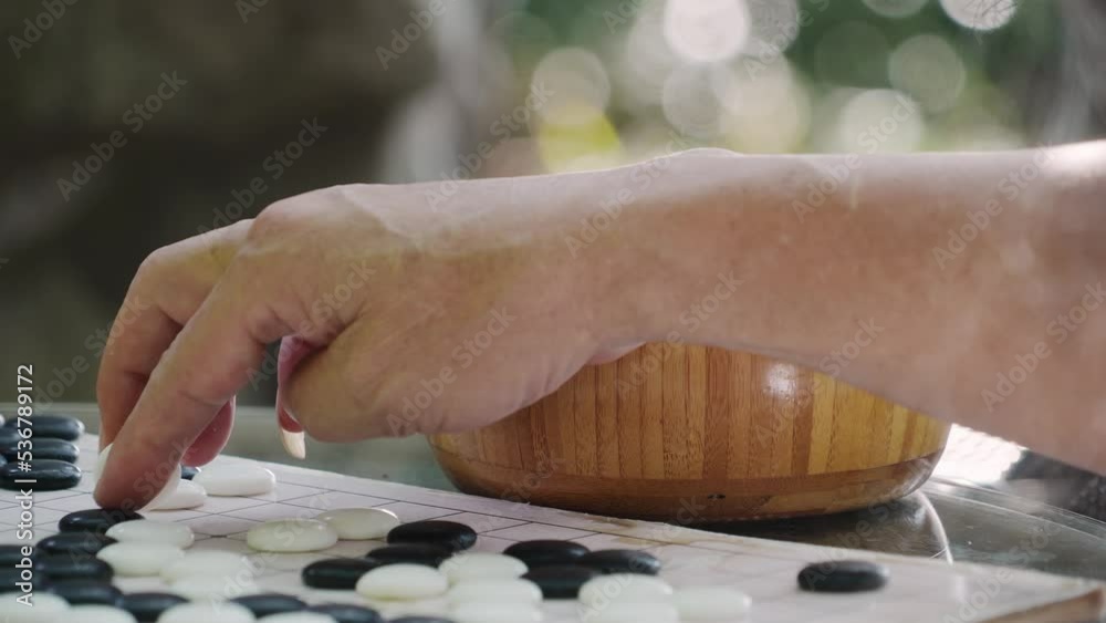 playing go on board