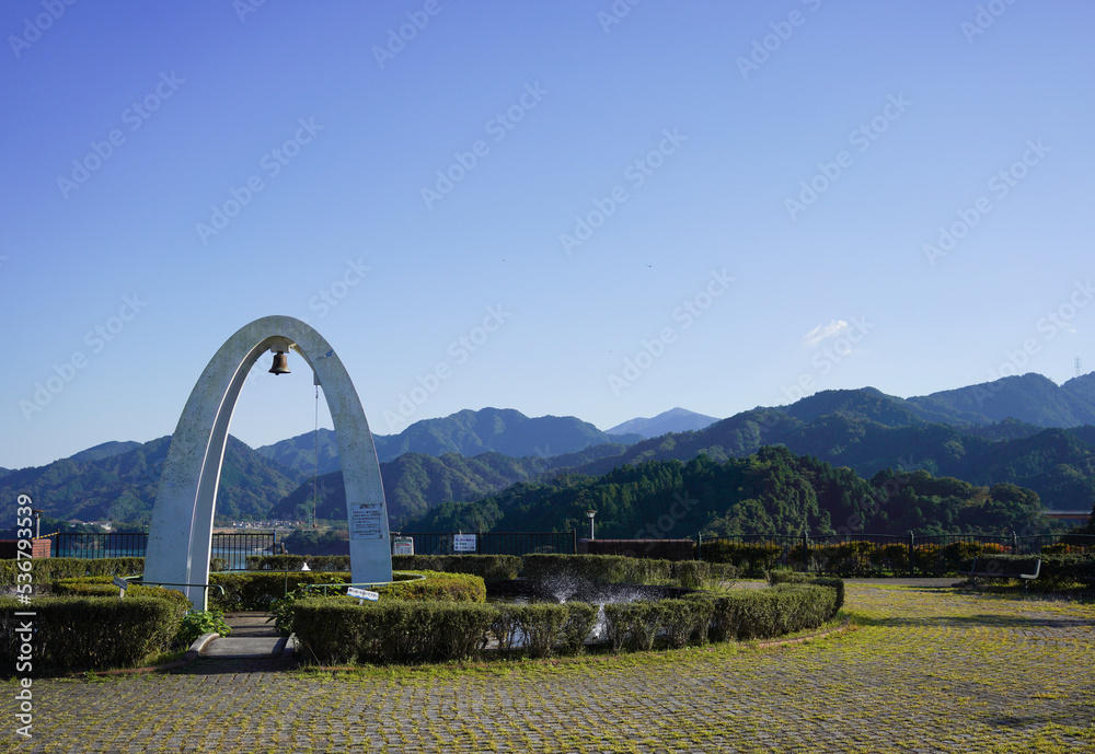 Fototapeta premium 鐘のある風景
