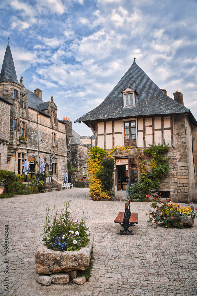 Rochefortenterre. La place du village. Morbihan. Bretagne StockFoto