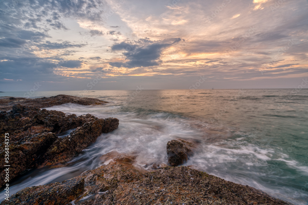 Obraz premium Beautiful seascape and coastline of Khao Lak beach in Phang Nga, Thailand