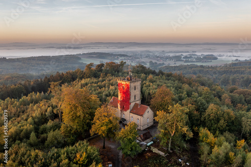 Diedrichsburg bei Sonnenaufgang und Nebel