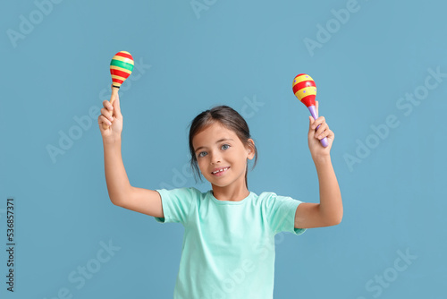 Little Mexican girl with ma...