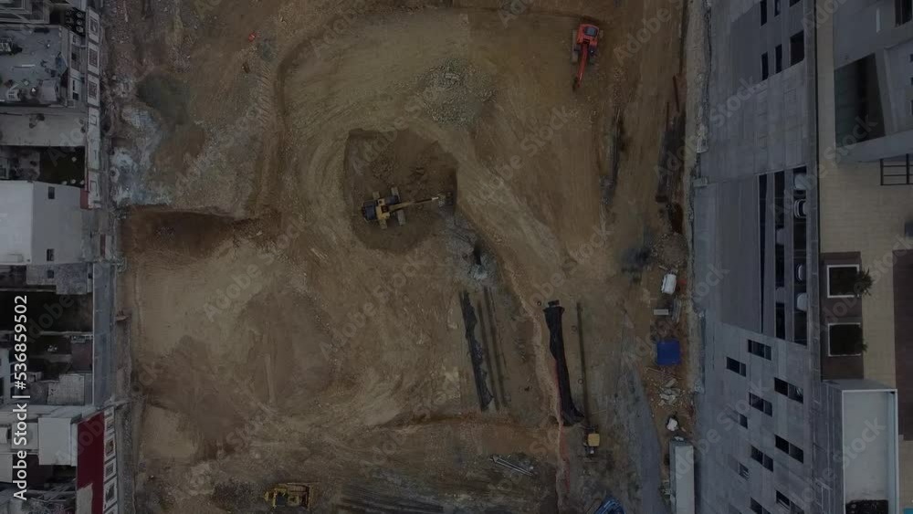 cimientos de una construccion maquinaria pesada
