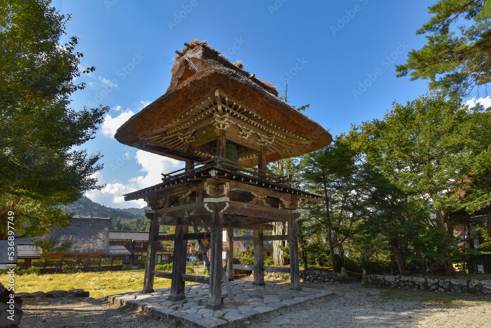 白川郷明善寺の萱葺きの鐘楼