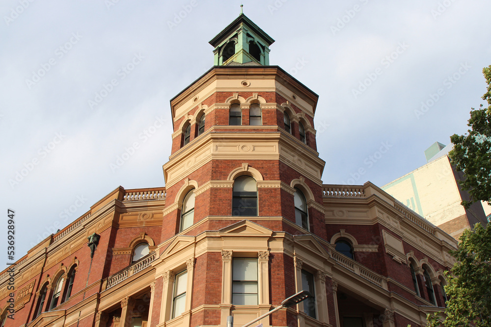 old flat (?) building in sydney in australia 