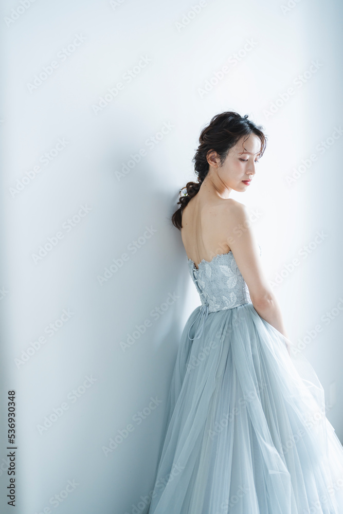 ウェディングドレスを着た花嫁 ウェディングドレスを着た花嫁