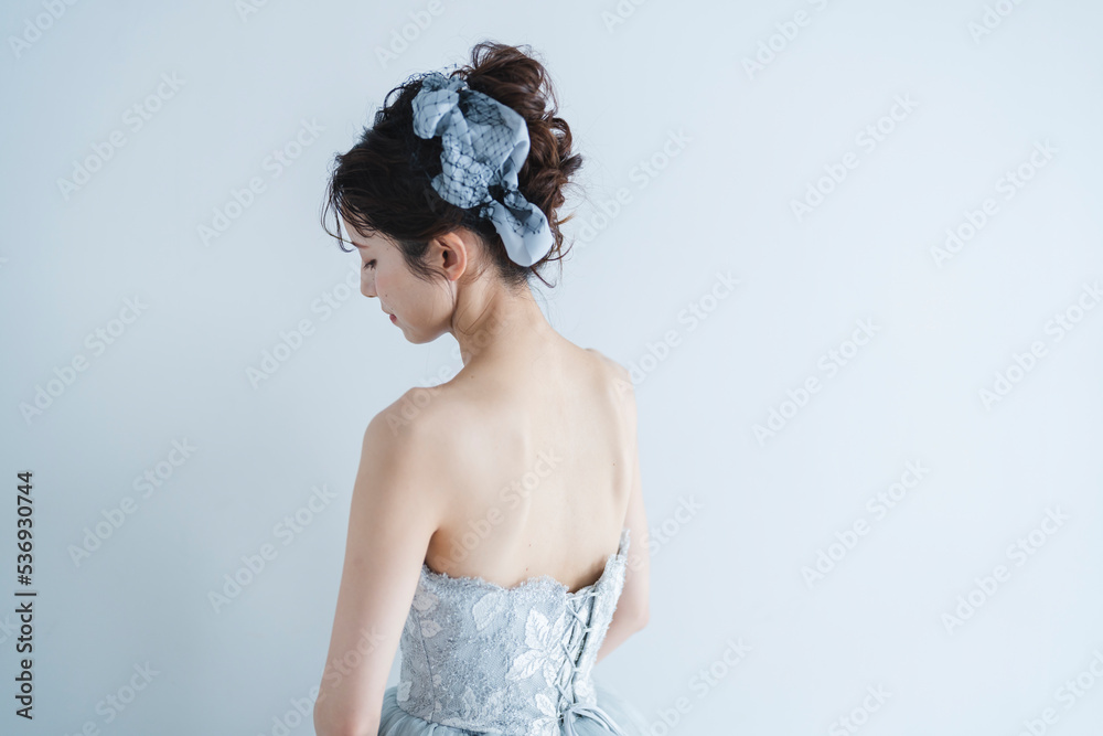 ウェディングドレスを着た花嫁