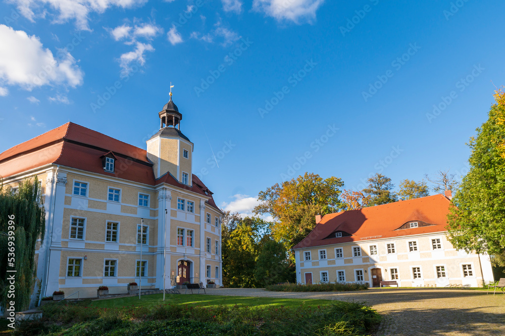 Das im Jahr 1538 erbaute Schloss Vetschau mit Kavaliershaus