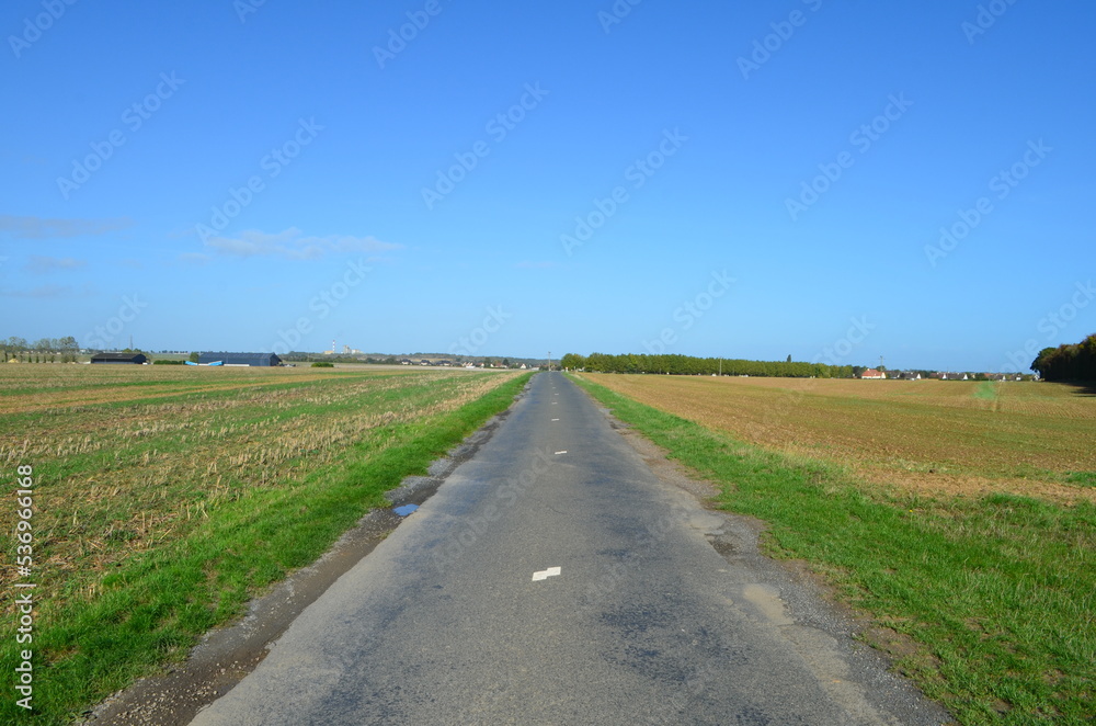 La plaine de Caen à Escoville (Calvados - Normandie - France) La plaine de Caen à Escoville (Calvados - Normandie - France)