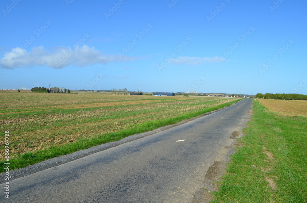 La plaine de Caen à Escoville (Calvados - Normandie - France) 