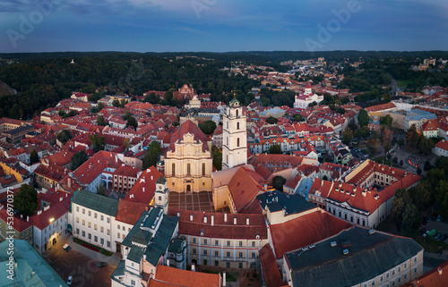 Obraz na płótnie Wilno panorama miasta i Uniwersytet Wileński nocą w salonie
