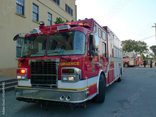 Un camion de pompier de la ville de Québec photo