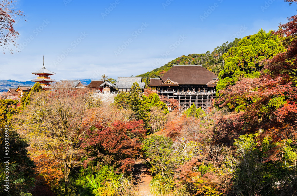 秋の京都　清水寺