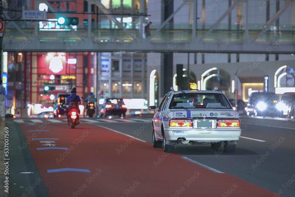 Fototapeta premium 街のタクシー