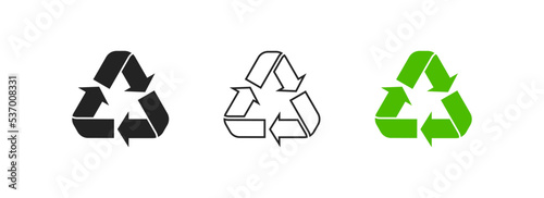 Triangle recycling icon set. Eco symbol. Green arrow sign. Flat design.