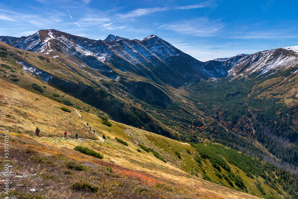 Widok na Dolinę Jarząbczą Tatry Zachodnie jesień Widok na Dolinę Jarząbczą Tatry Zachodnie jesień