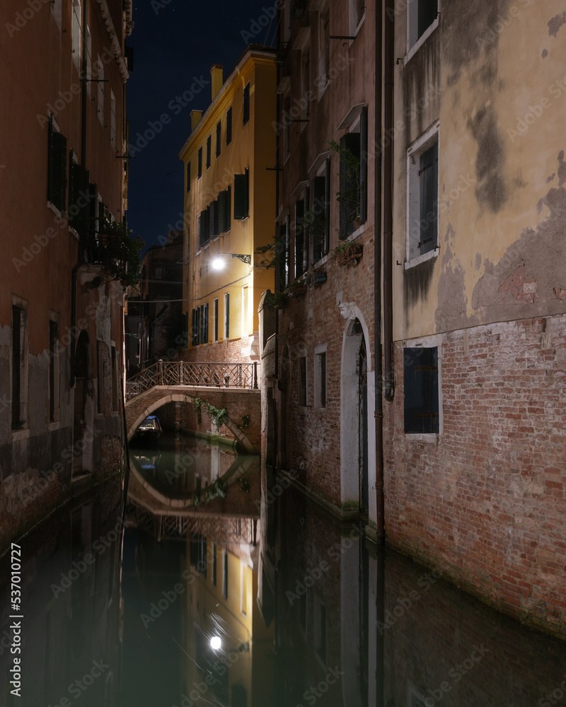 long exposure by night in Venice