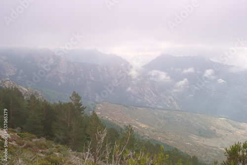 Fototapeta Naklejka Na Ścianę i Meble -  krajobraz widok góry niebo chmury 