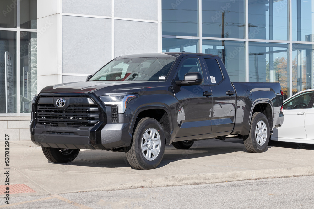 Toyota Tundra display. Toyota offers the Tundra in Double Cab and ...