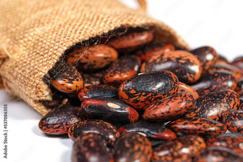 Obraz premium Feuerbohnen im Jutebeutel