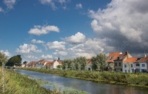 Damme est une ville néerlandophone de Belgique située en Région flamande dans la province de Flandre-Occidentale.