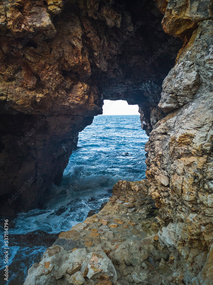 Obraz premium Arcos cave, Moraig beach, Alicante, Spain